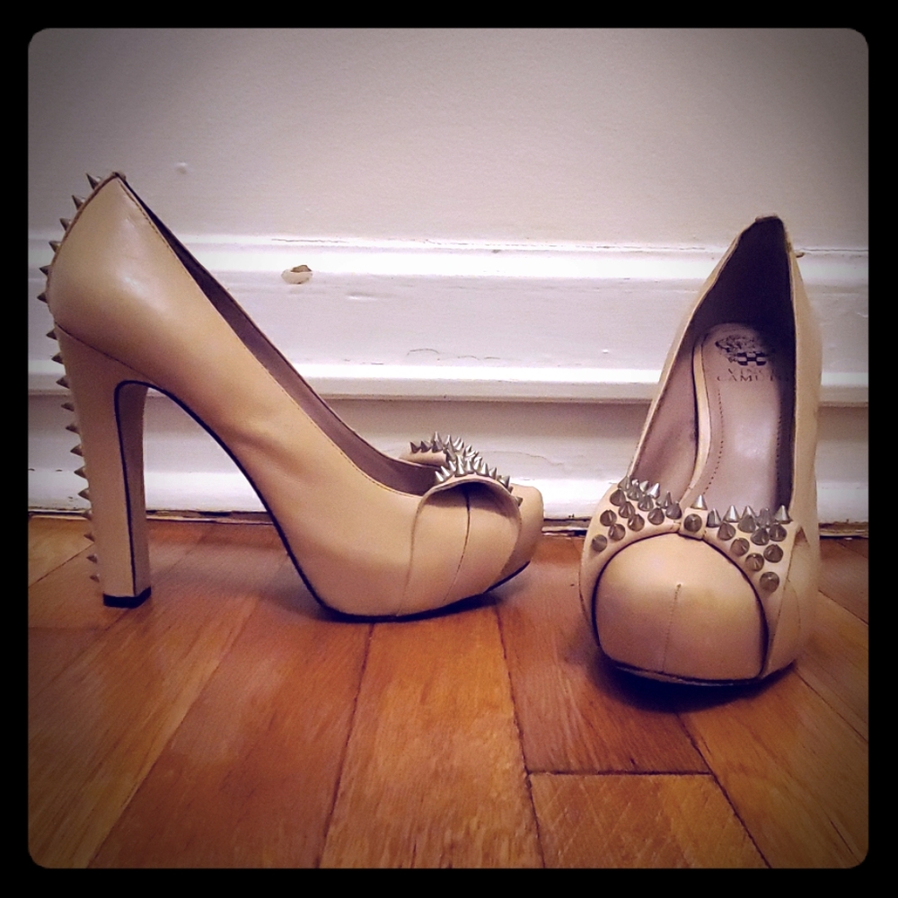 Spike studded cream/tan/taupe colored Vince Camuto